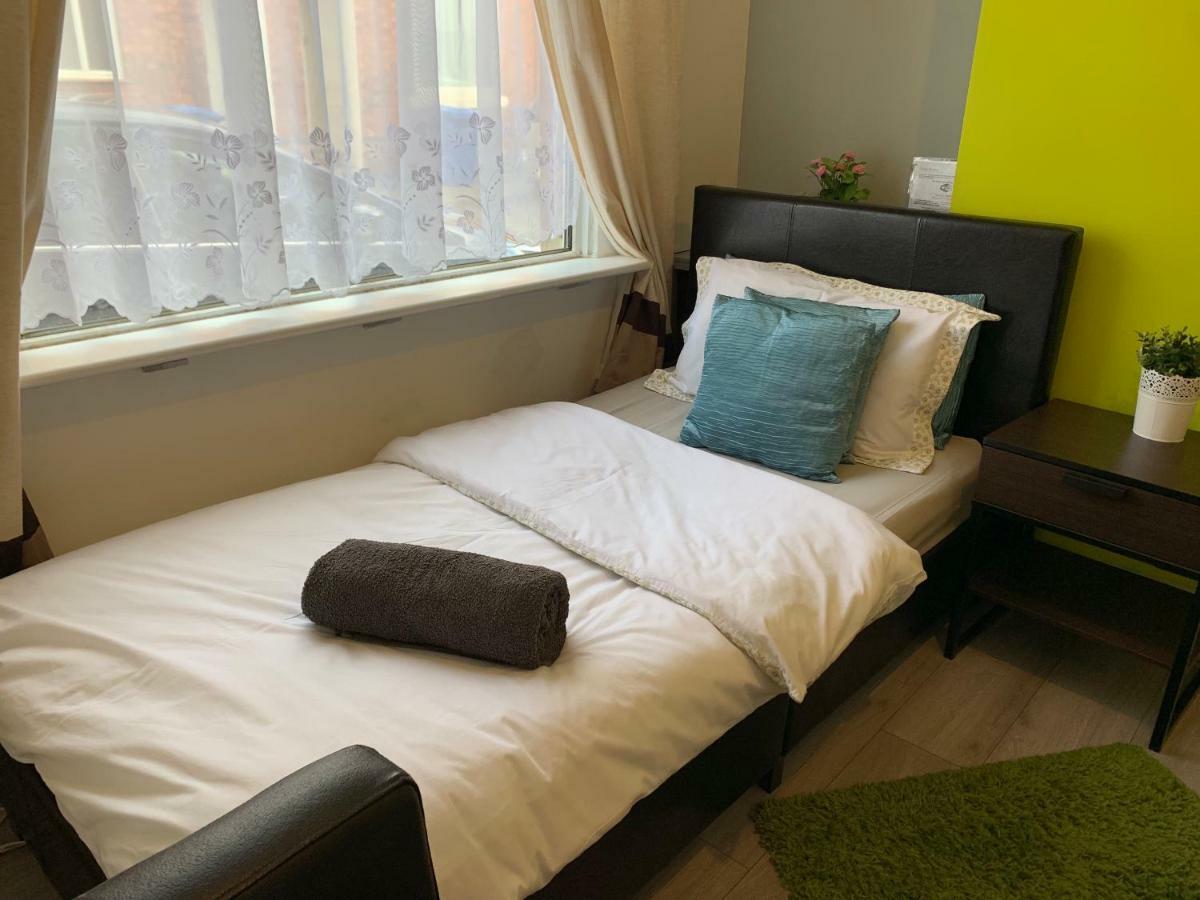 Fuller Rooms Кетъринг Екстериор снимка